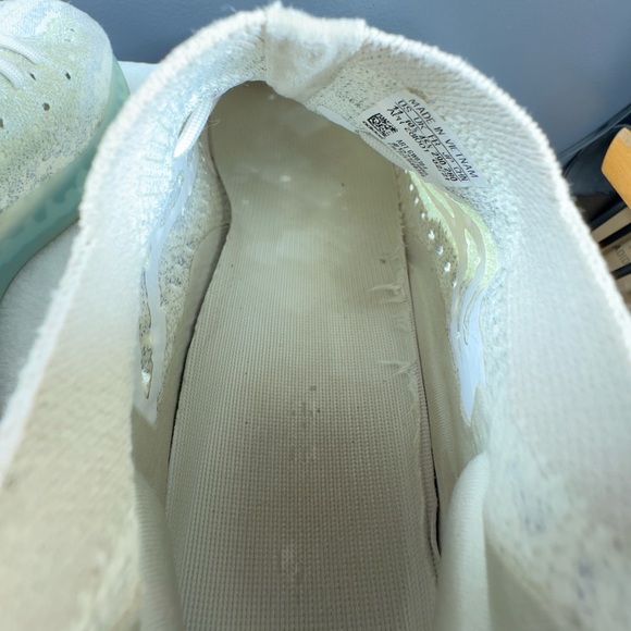 Yeezy Boost 380 Alien Blue | Size 11 - Picture 11 of 16